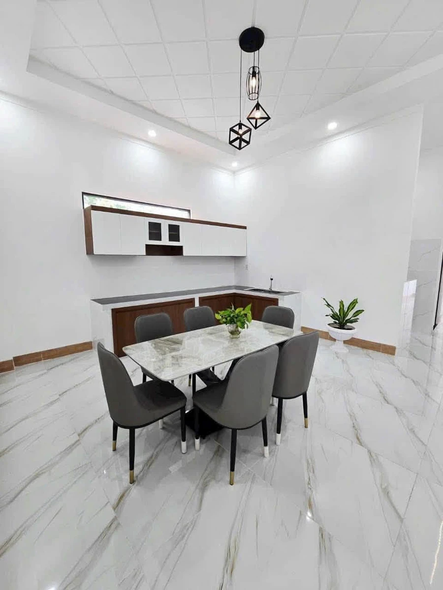 Bán nhà tân cổ điển 5x29m, 3 phòng ngủ, hẻm 40 Nguyễn Văn Linh, Phường Long Hoa, Tây Ninh - Ảnh thu nhỏ 5