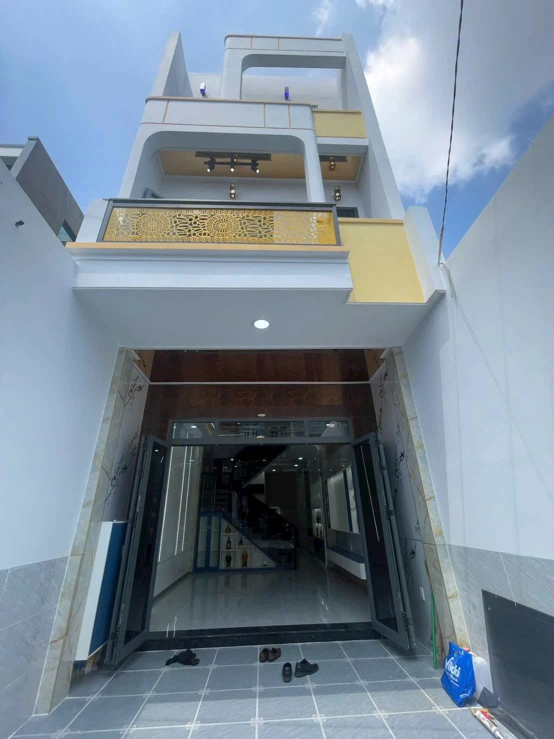 Bán nhà 1 trệt 2 lầu 71m2 gần Lê Quý Đôn Dĩ An - Ảnh 1