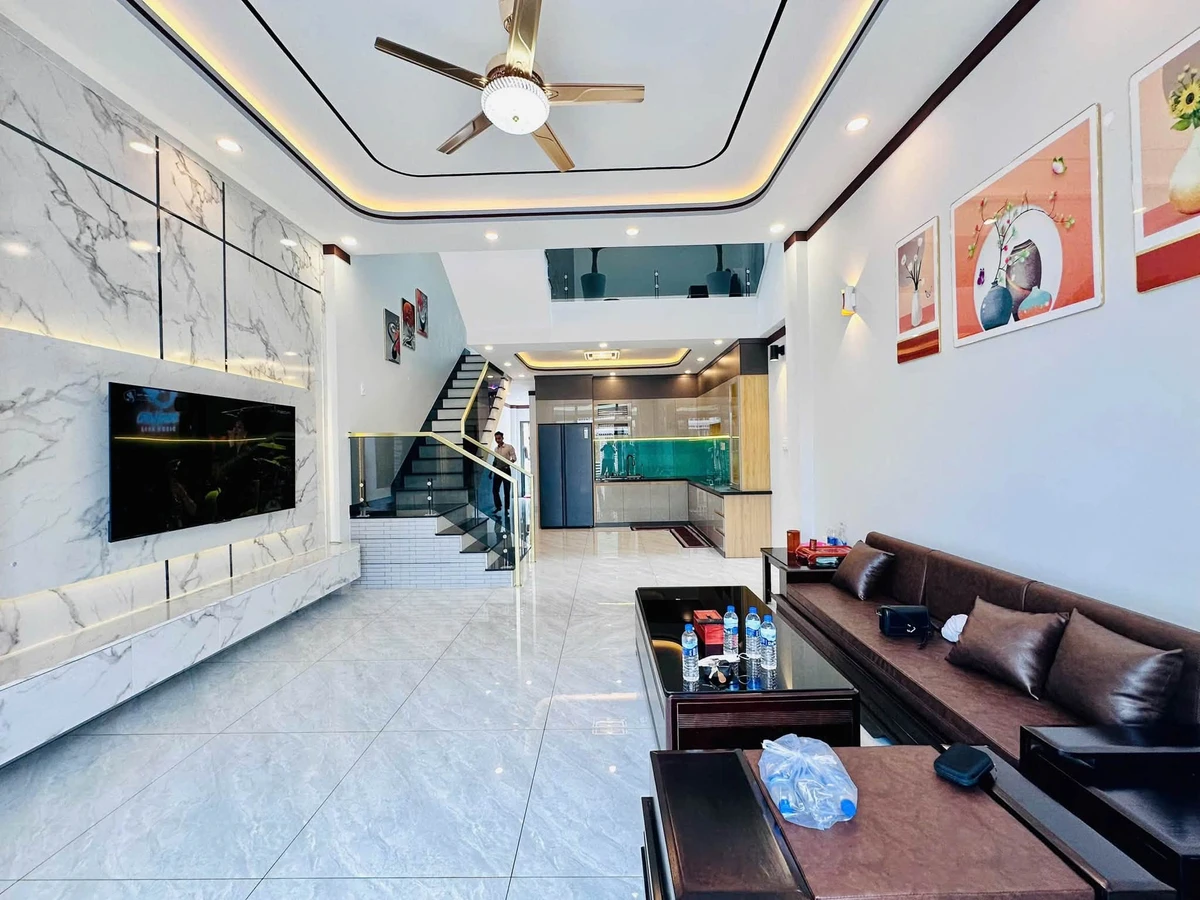 Bán nhà phố sân vườn 150m² Buôn Mã Thuột, giá 3,7 tỷ - Ảnh thu nhỏ 2