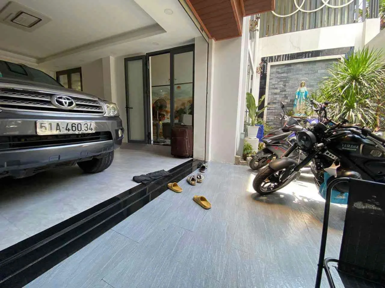 Bán nhà phố 8x20m, 4 phòng ngủ trên Phạm Văn Đồng, Gò Dưa - 18 tỷ - Ảnh 1