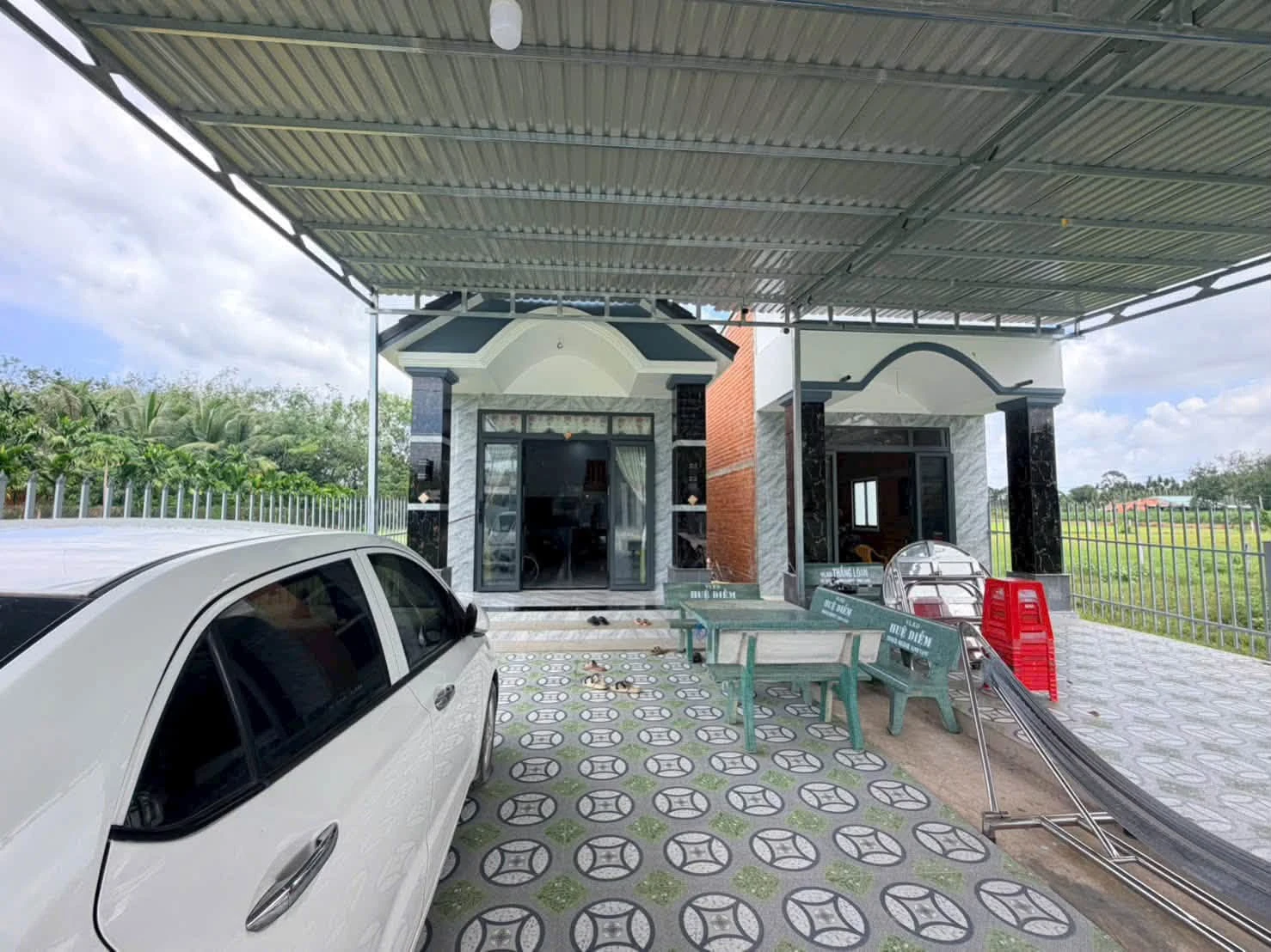 Nhà sang trọng 2PN 50m2 gần KCN Phước Đông, 1 tỷ 350 triệu - Ảnh 1