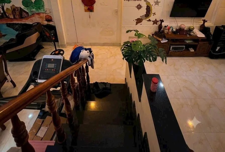 Bán nhà lầu 100m2 đường Văn Thánh, Lâm Đồng, 2.3 tỷ - Ảnh 1