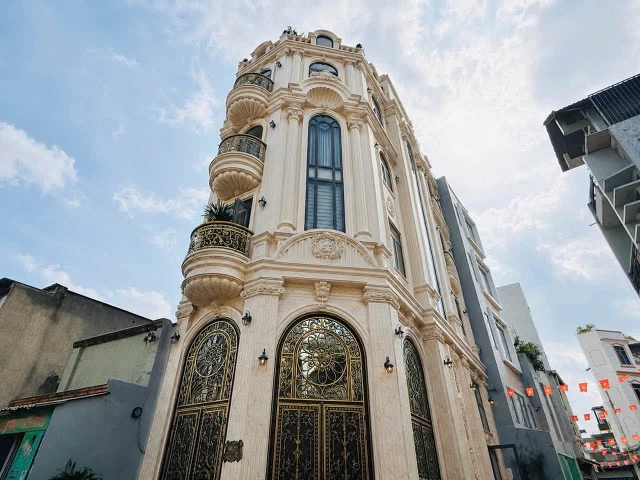 Bán biệt thự 9x16m 7 tầng có thang máy gần Aeon Tân Phú, giá 13 tỷ - Ảnh 1