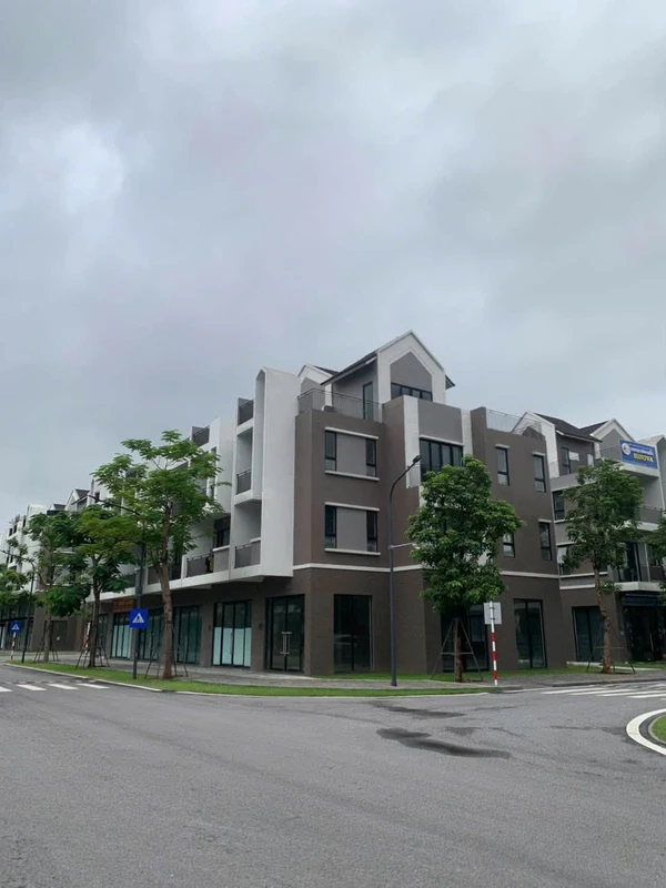Bán shophouse The Campus 1 góc 2 mặt tiền 120m² gần 8 tỷ Vinh