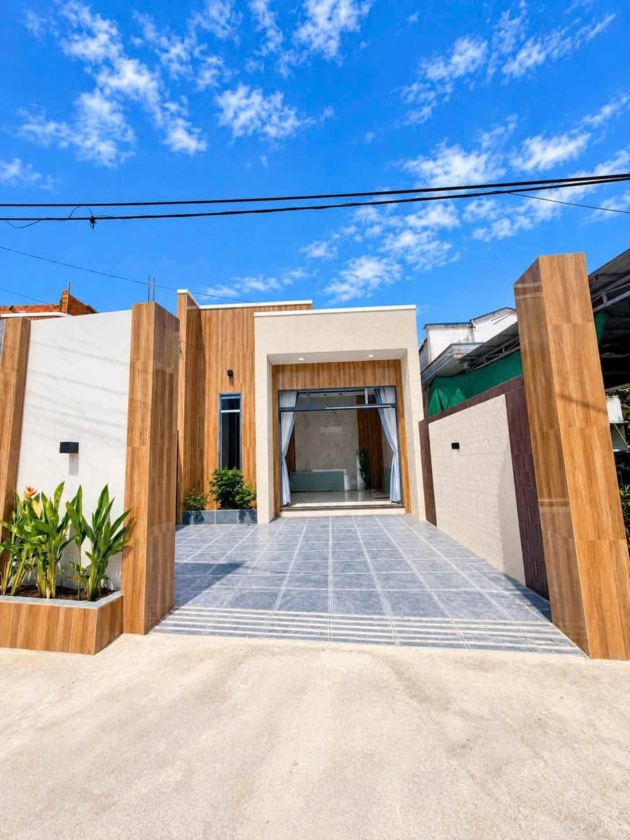 Bán nhà 80m² thổ cư, 2 phòng ngủ, đường Nguyễn Bỉnh Khiêm, Long Điền giá 2,2 tỷ - Ảnh thu nhỏ 2