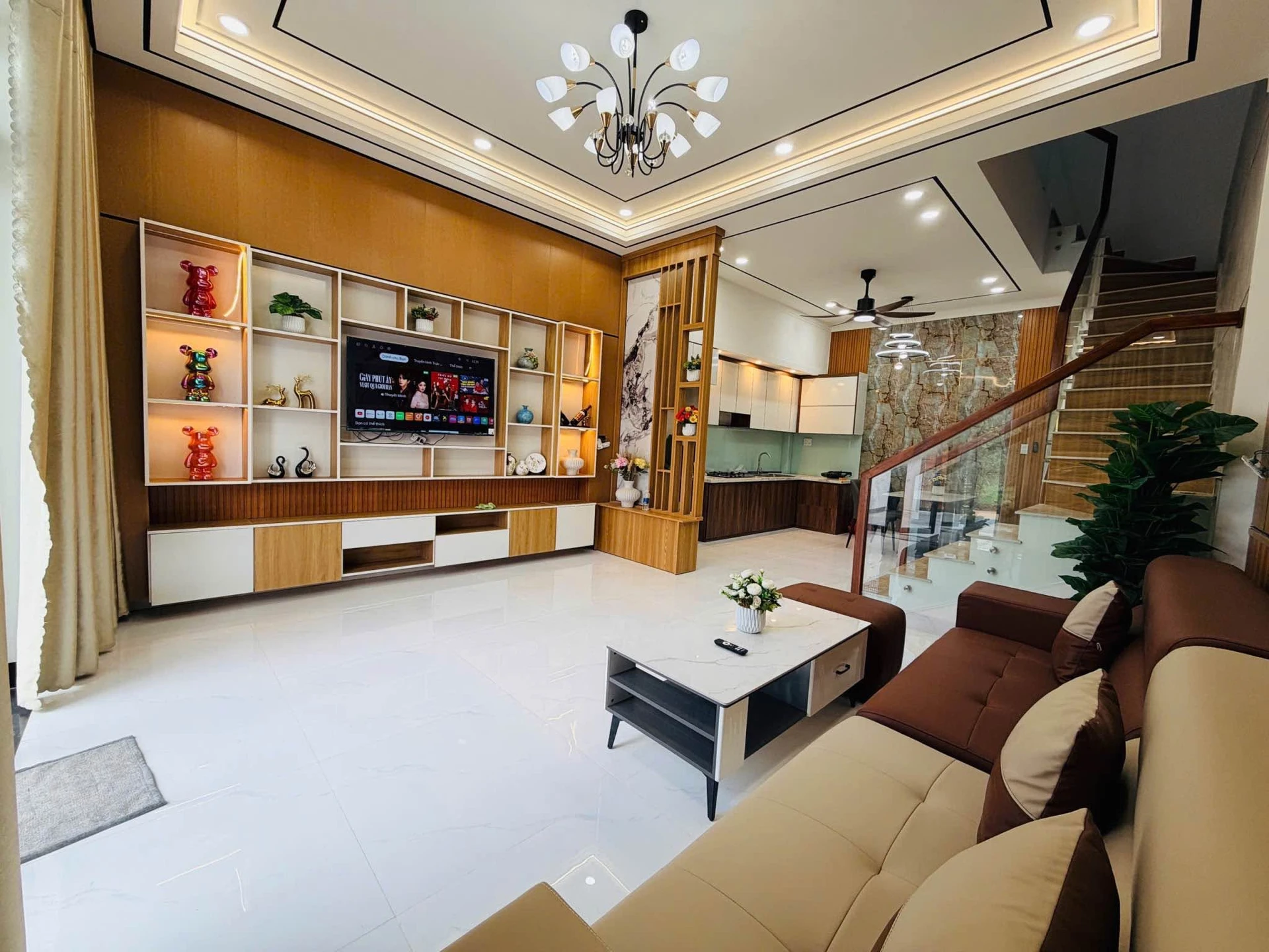 Bán nhà 3 phòng ngủ full nội thất 5x23m, giá 1 tỷ 950 triệu tại Phường Bảo Vinh - Ảnh 1