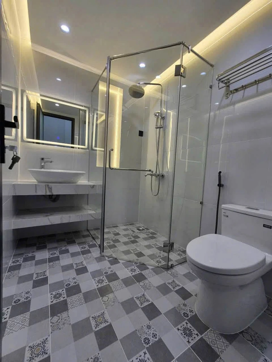 Bán nhà hẻm xe hơi 5 tầng 4x14m Lạc Long Quân Quận 11, nhỉnh 9 tỷ - Ảnh thu nhỏ 3