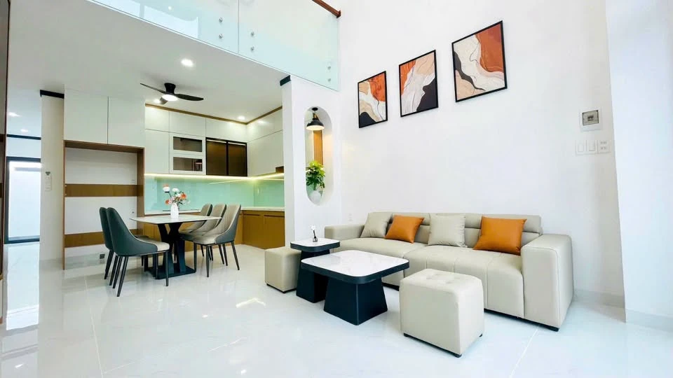 Bán nhà phố gác đúc thật 5x20m, 3PN 2WC, sổ hồng riêng tại Long Khánh, Đồng Nai - Ảnh thu nhỏ 3