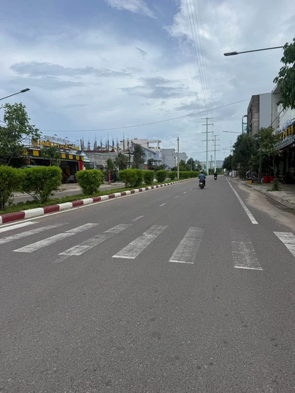 Nhà mặt tiền Quy Nhơn 80m2, 3 PN, 3,9 tỷ
