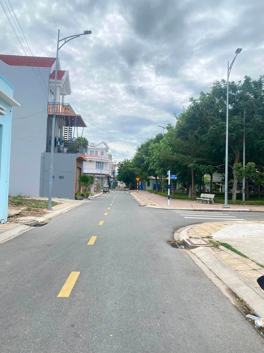 Bán nhà 4 phòng ngủ 84,6m² gần Vincom Bình Sơn - Ảnh thu nhỏ 2