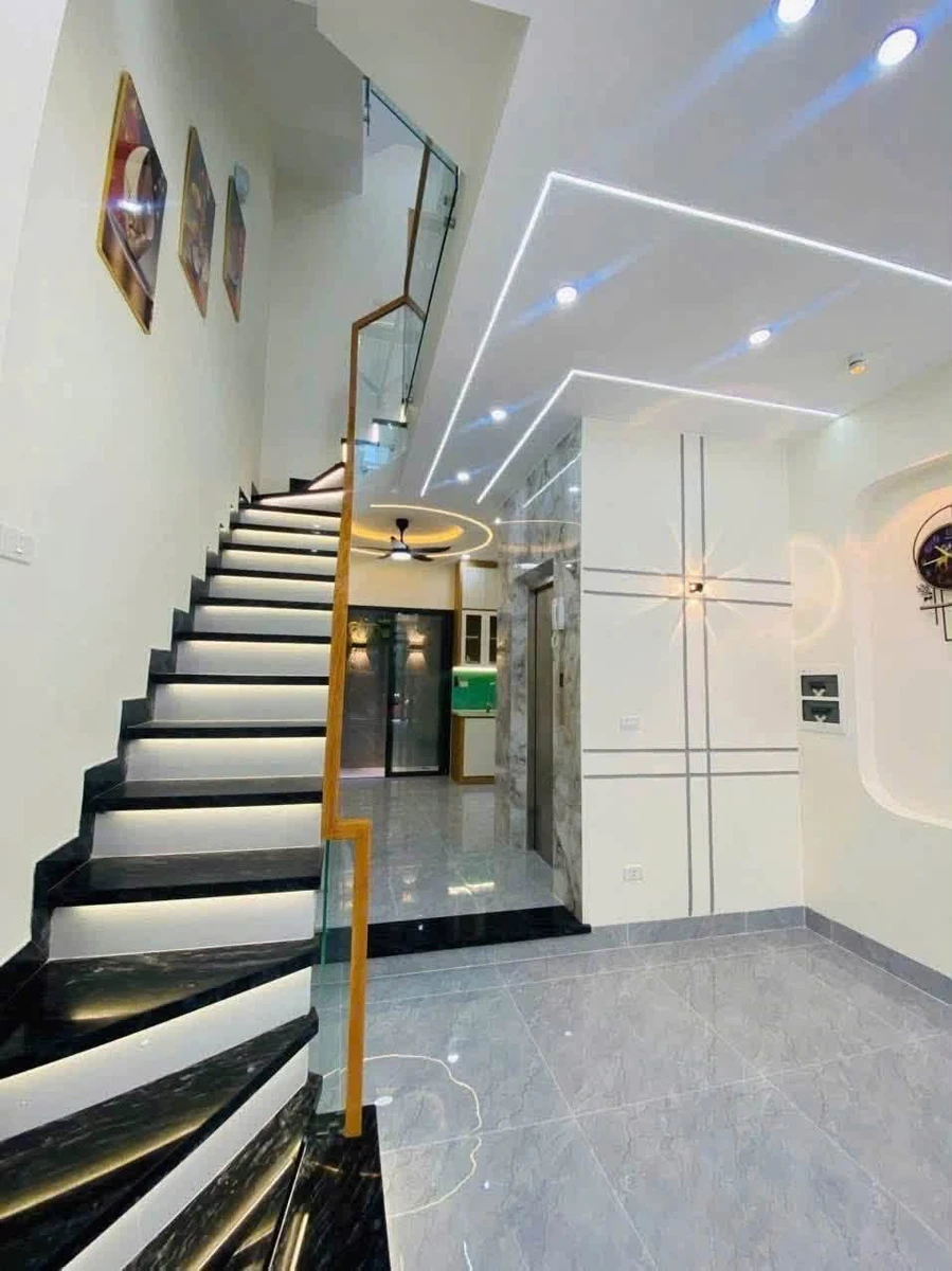 Bán nhà 4 tầng có thang máy, 169m² Long Trường 6,4 tỷ - Ảnh thu nhỏ 3