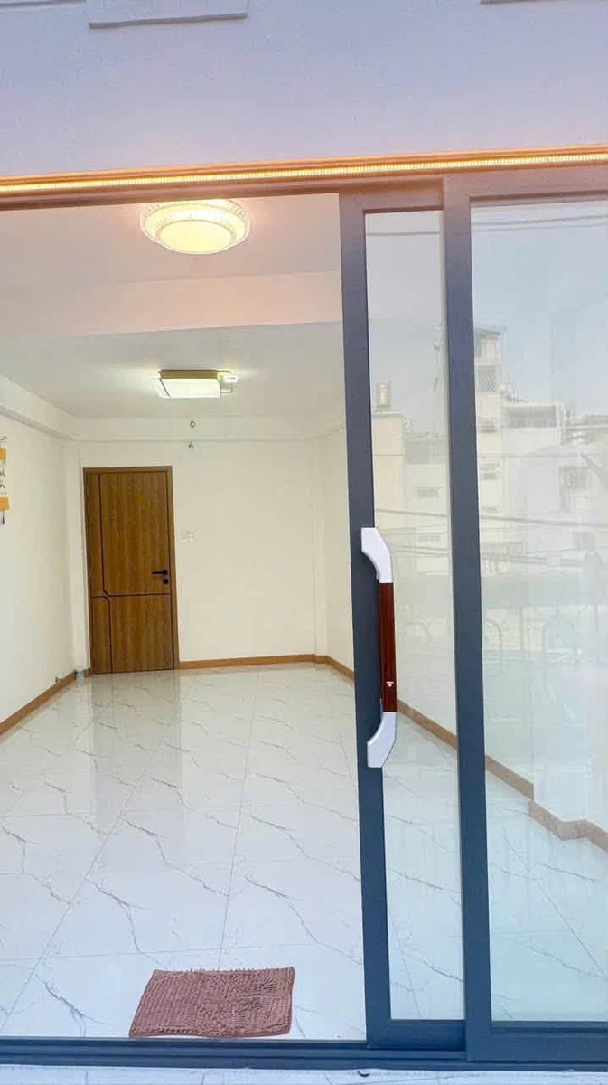 Bán nhà mặt tiền Phan Văn Trị, Bình Thạnh, 63m2, 6PN, 10.9 tỷ - Ảnh thu nhỏ 5