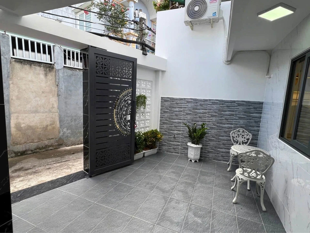 Bán nhà trệt lầu 66m2 đường Huỳnh Tấn Phát, Nhà Bè, full nội thất, nhỉnh 3 tỷ - Ảnh 1