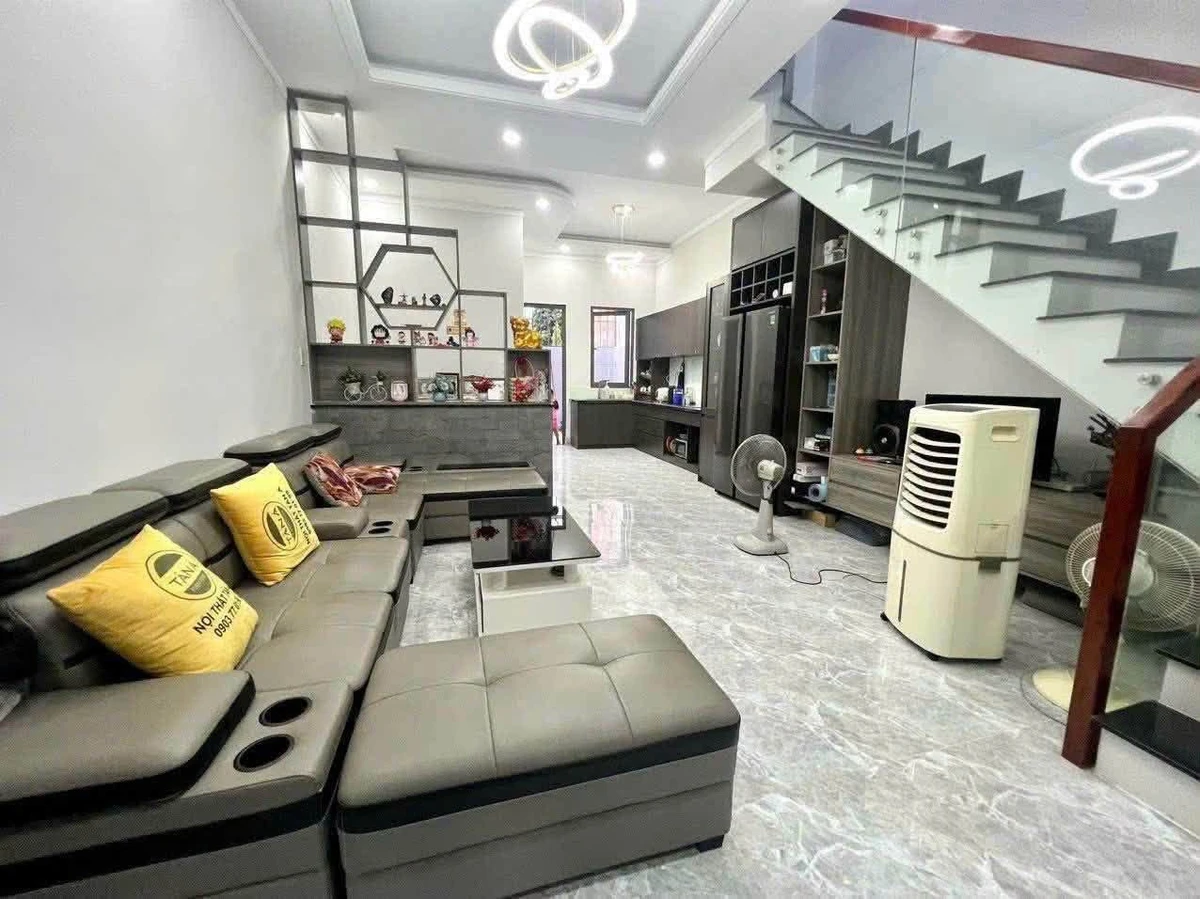 Bán nhà 1 trệt 1 lầu 3PN tại Thủ Dầu Một, 60m2, 3.2 tỷ - Ảnh 1