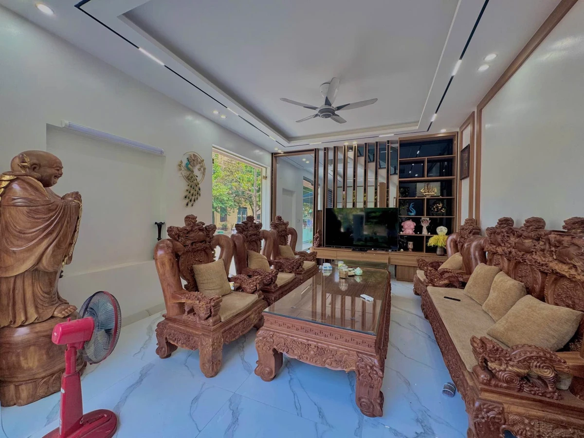 Nhà bán 3,5 tầng 80m2 4 phòng ngủ Phường Đông Hương - Ảnh 1