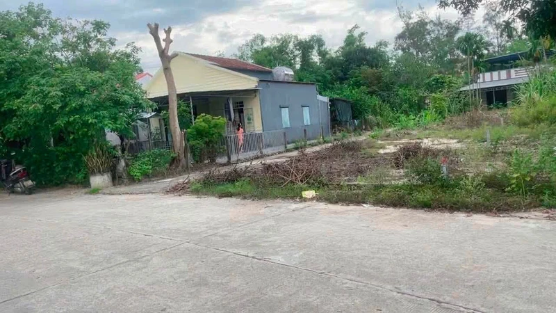 Bán đất mặt tiền 2 mặt tiền hơn 200m2 đường DH Đông Trường Giang gần Hội An giá 1,599 tỷ