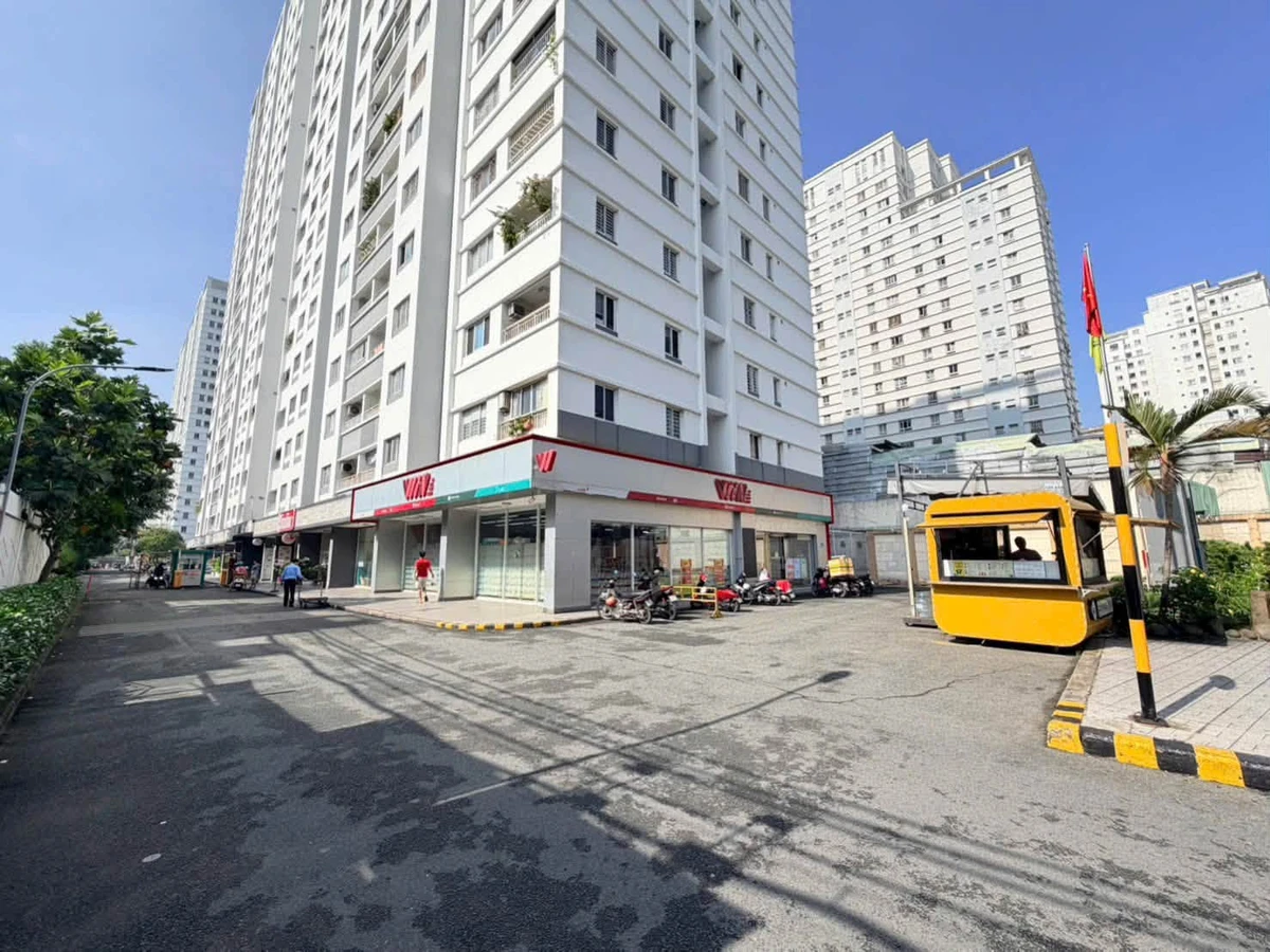 Bán căn hộ 2PN, 71m2, Lotus Garden Đầm Sen, Tân Phú, 3,68 tỷ - Ảnh 1