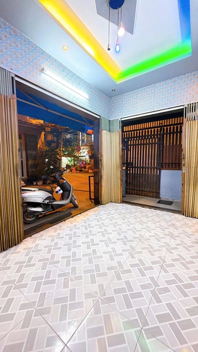 Bán nhà 3 tầng 4PN 33m² mặt tiền đường số 42 Quận 4 - Ảnh thu nhỏ 3
