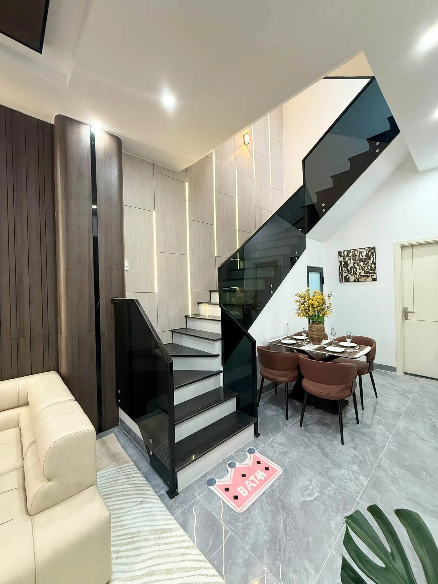 Bán nhà 3 tầng 58m² mặt kiệt Hải Châu gần chợ - Ảnh 1