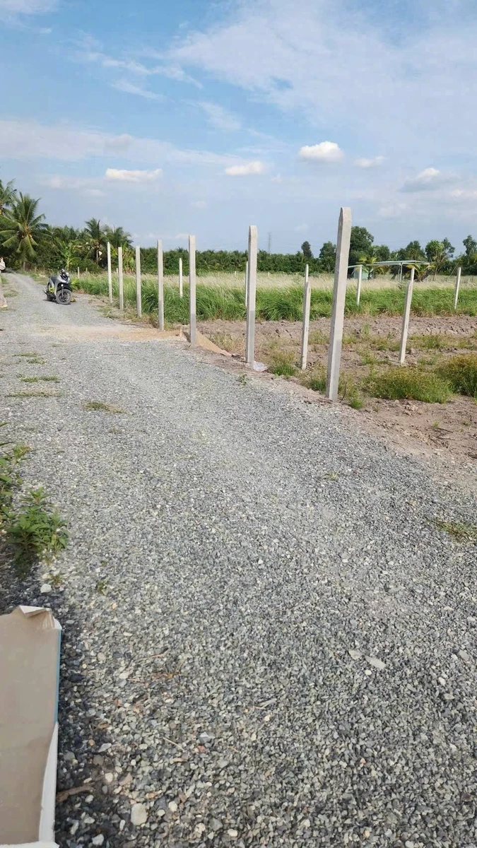 Bán lô đất 504m2 gần ĐT.816, view kênh, giá 445 triệu - Ảnh thu nhỏ 4
