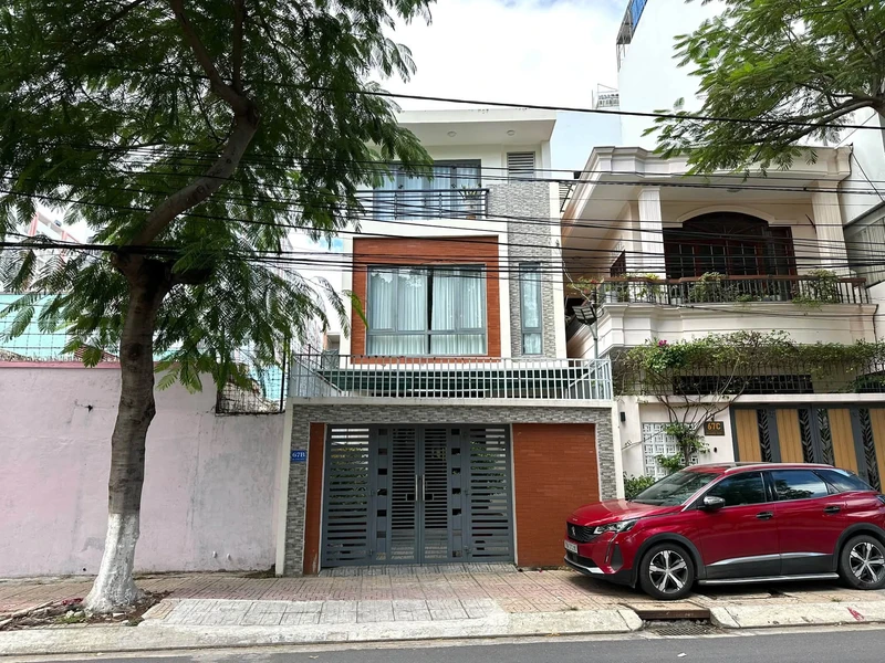 Bán nhà 3 tầng 97,8m² gần biển Nha Trang 10 tỷ 400