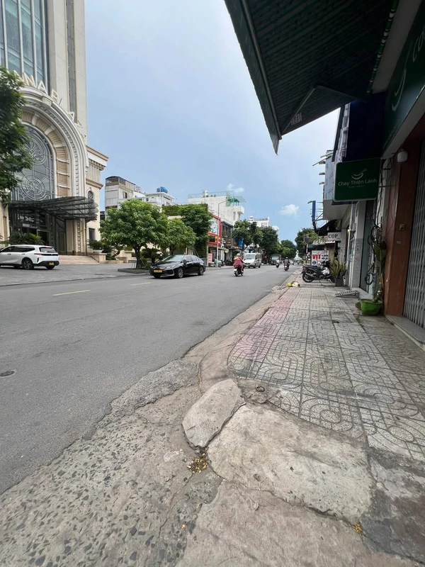 Bán nhà đường Vườn Lài 40m2, ô tô đậu trước cửa, giá 5,8 tỷ