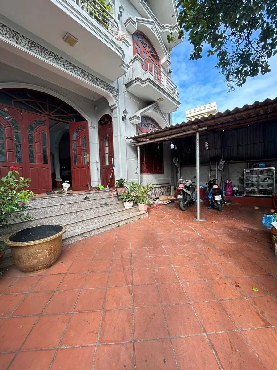 Bán nhà 2 tầng 180m2, 4 phòng ngủ gần nhà văn hóa khu Hai Giếng 2, Cẩm Thủy, Quảng Ninh - Ảnh 1