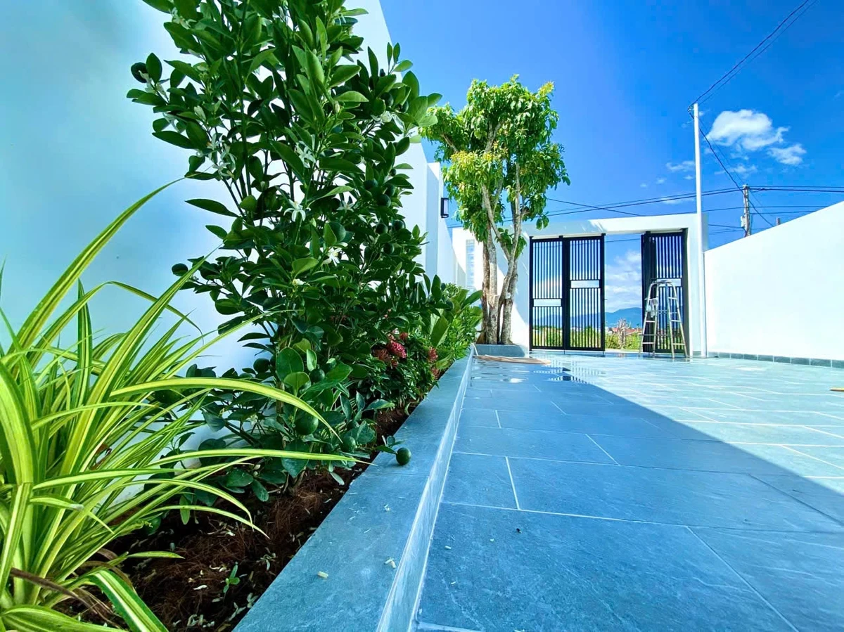 Nhà 3 tầng 220m² sàn Diên Khánh, nội thất cao cấp 3,68 tỷ - Ảnh thu nhỏ 3