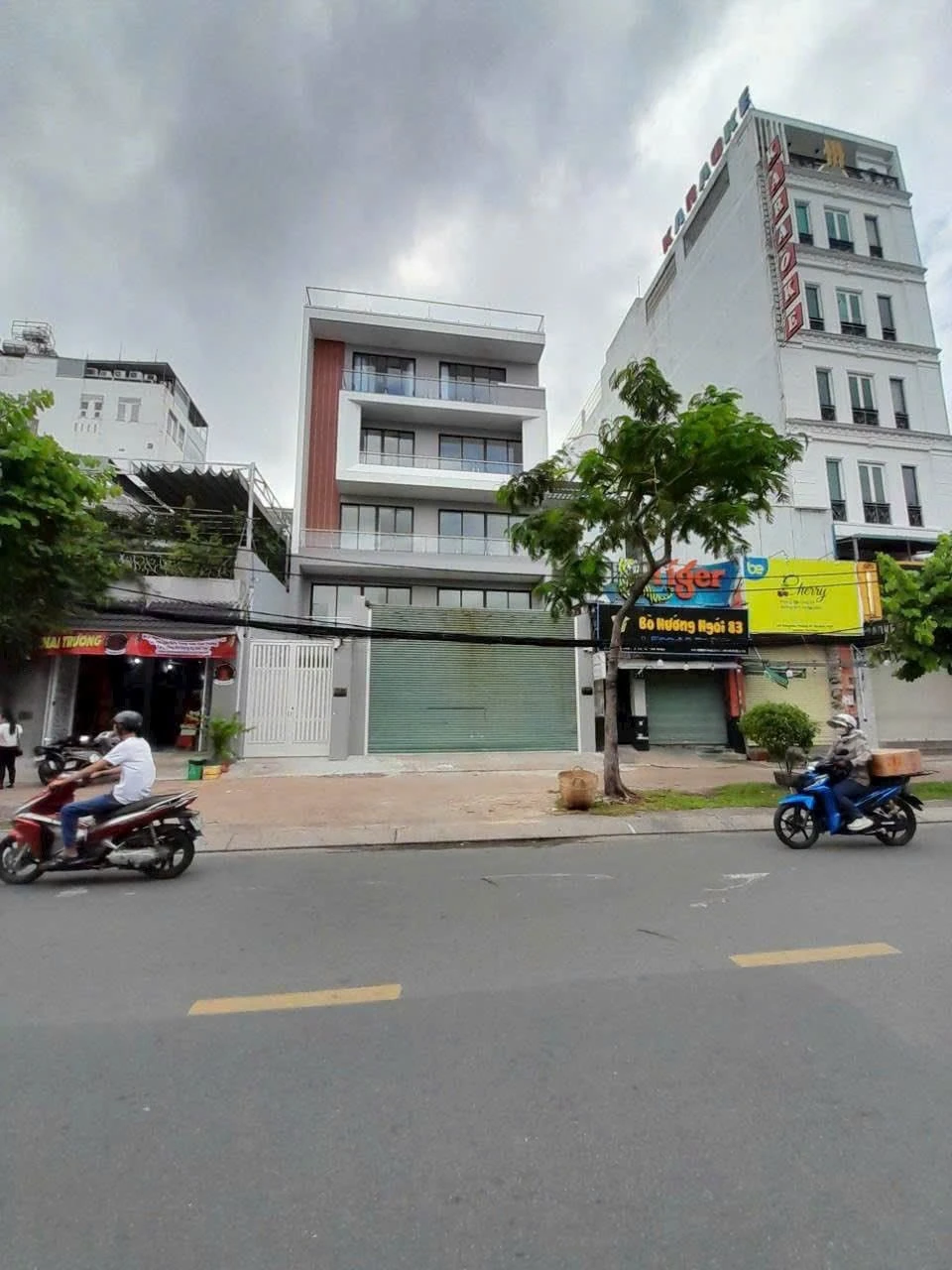 Cho thuê nhà mặt tiền Đồng Đen, Tân Bình, 239,5m2, 150tr/tháng - Ảnh 1