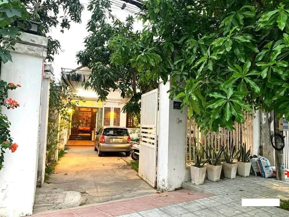 Nhà mặt tiền Nguyễn Huệ 323m² 3PN Bến Tre 15 tỷ - Ảnh 1