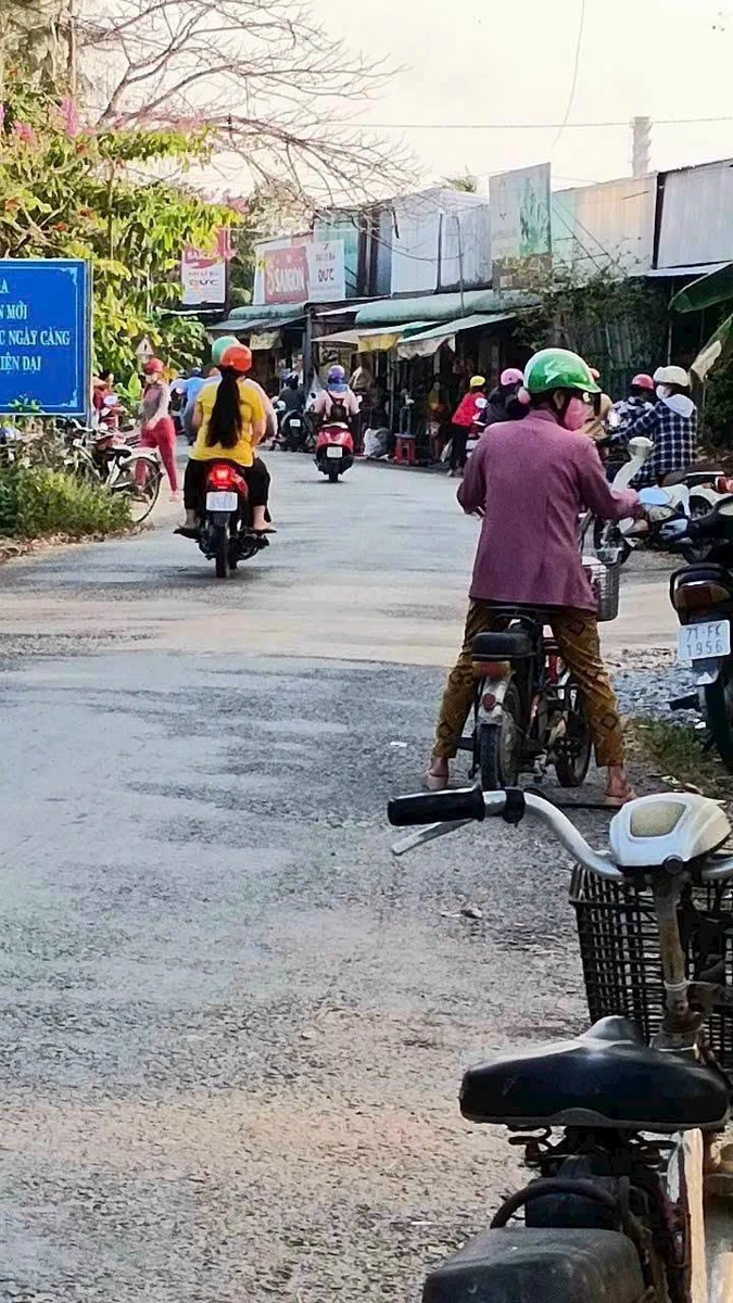 Bán đất mặt tiền đường Lộ Nhựa Thủ Đức 233m2 giá 1,45 tỷ - Ảnh 1