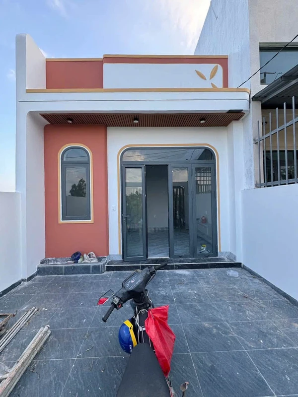 Bán nhà C4 100m2, 2 phòng ngủ, giá 1,29 tỷ gần chợ tôn phường Bình Thuận, Lâm Đồng