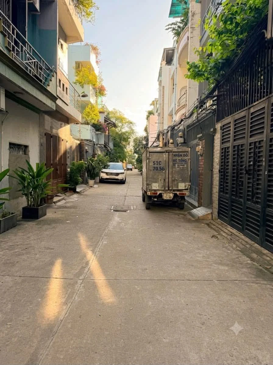 Nhà Bùi Đình Túy 68m² 3 tầng sân thượng 11,8 tỷ - Ảnh 1