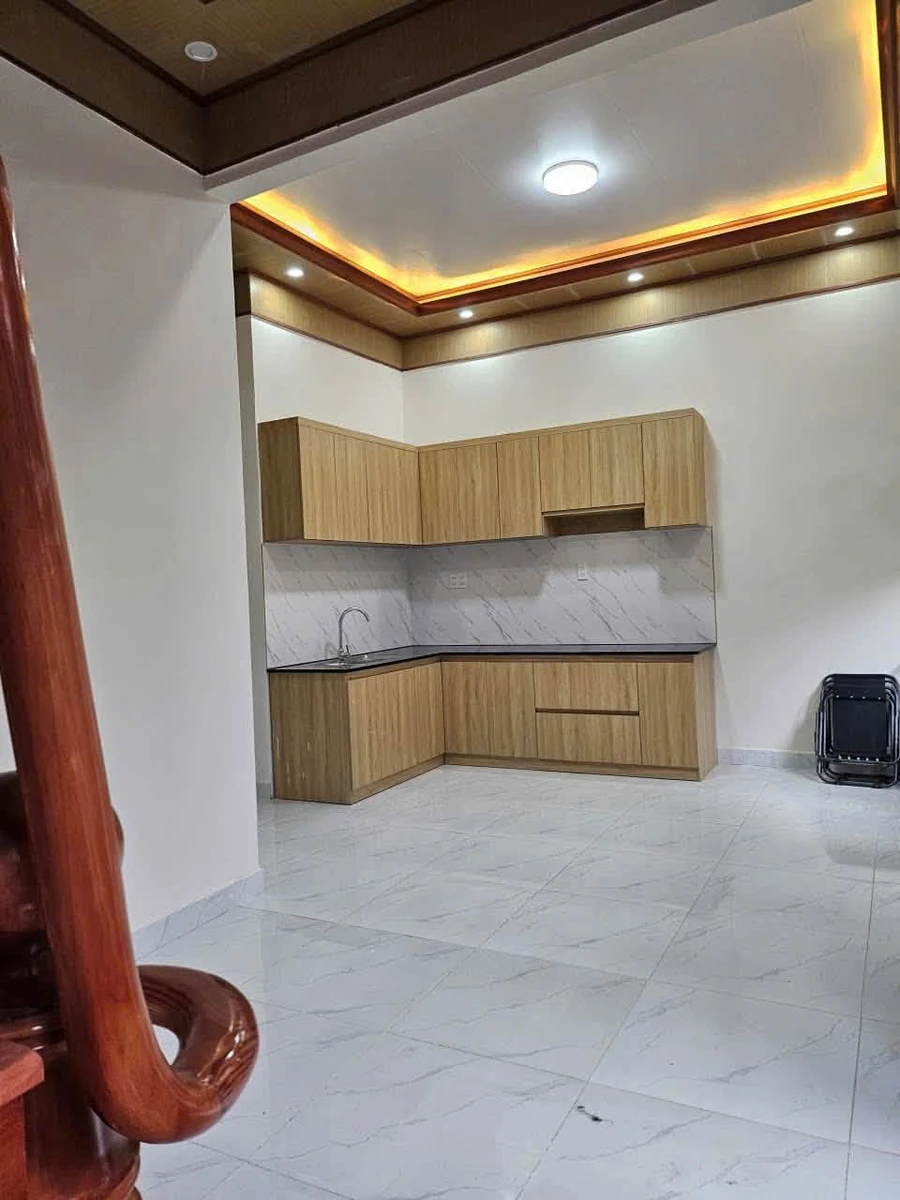 Bán nhà 3 phòng ngủ 96m² đường Nguyễn Hoàng Đà Lạt - Ảnh thu nhỏ 2