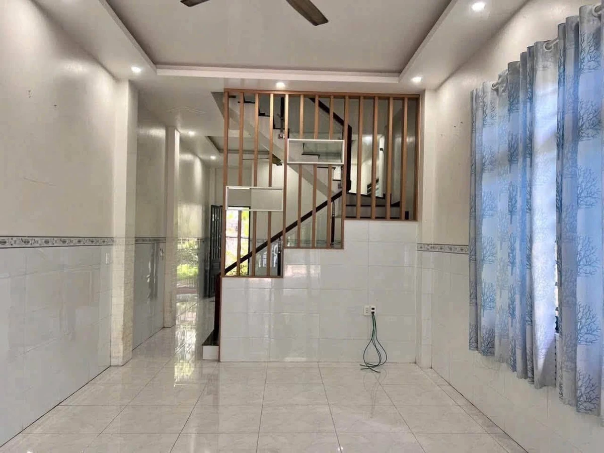 Bán nhà Vĩnh Tân, Tân Uyên, 197m², 3 phòng, 1 tỷ 799 triệu - Ảnh thu nhỏ 3
