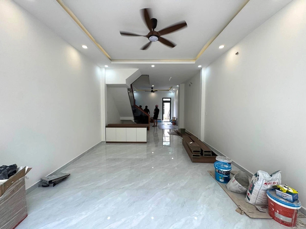 Bán nhà mới 3 tầng 78m² 4PN hẻm Huỳnh Tấn Phát, Nhà Bè giá 6,2 tỷ - Ảnh thu nhỏ 2