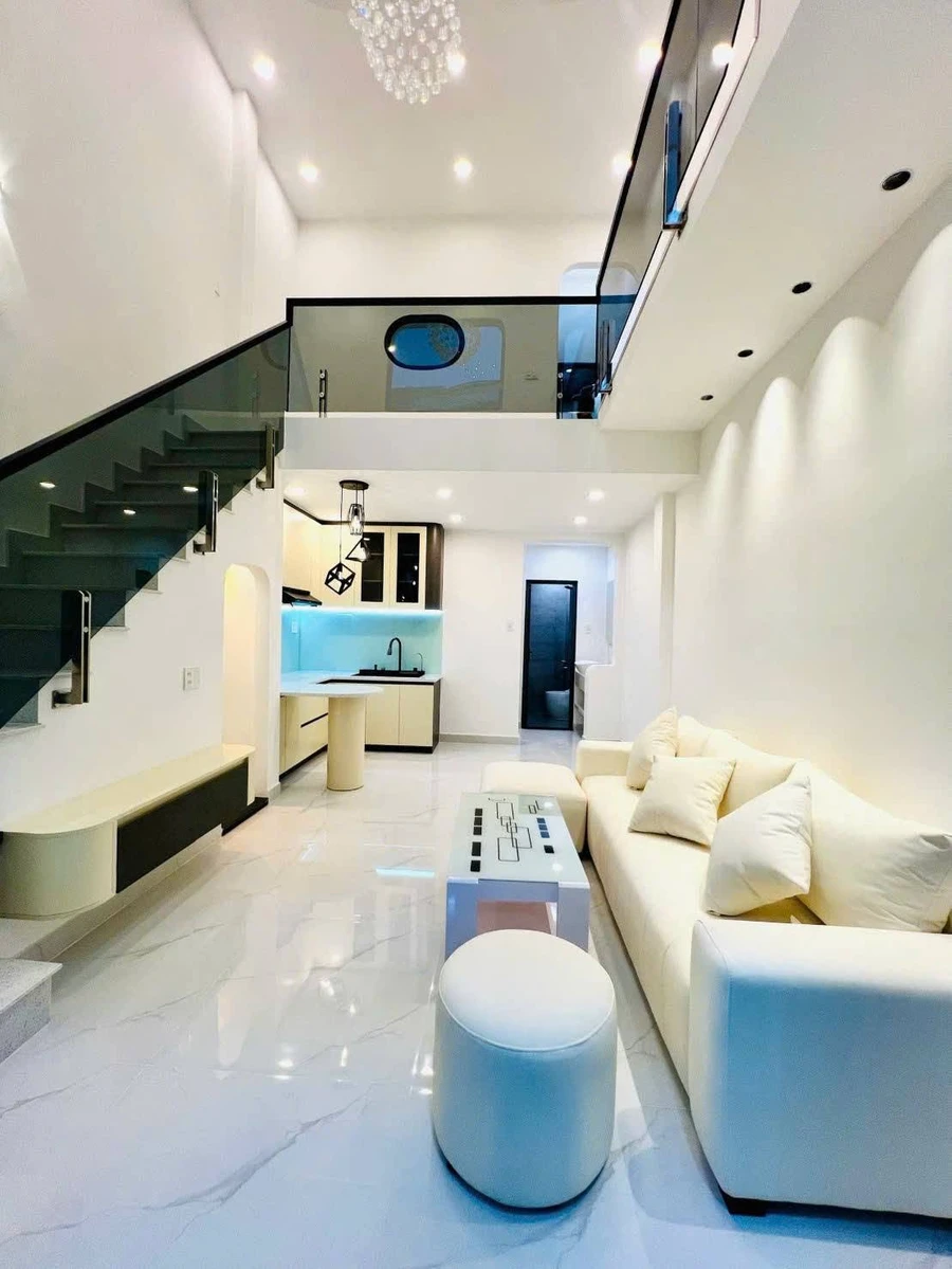 Bán nhà 4x10m 2 phòng ngủ 2 WC đường Nguyễn Ảnh Thủ, Tân Thới Hiệp, Quận 12 giá 3,89 tỷ - Ảnh 1