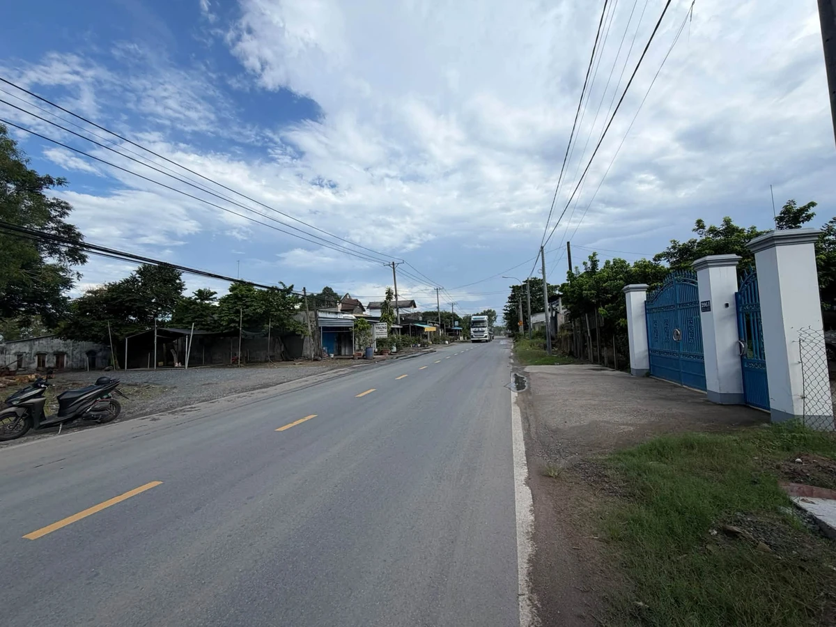 Bán đất mặt tiền 300m² Quận 1, giá 4,5 tỷ - Ảnh thu nhỏ 2