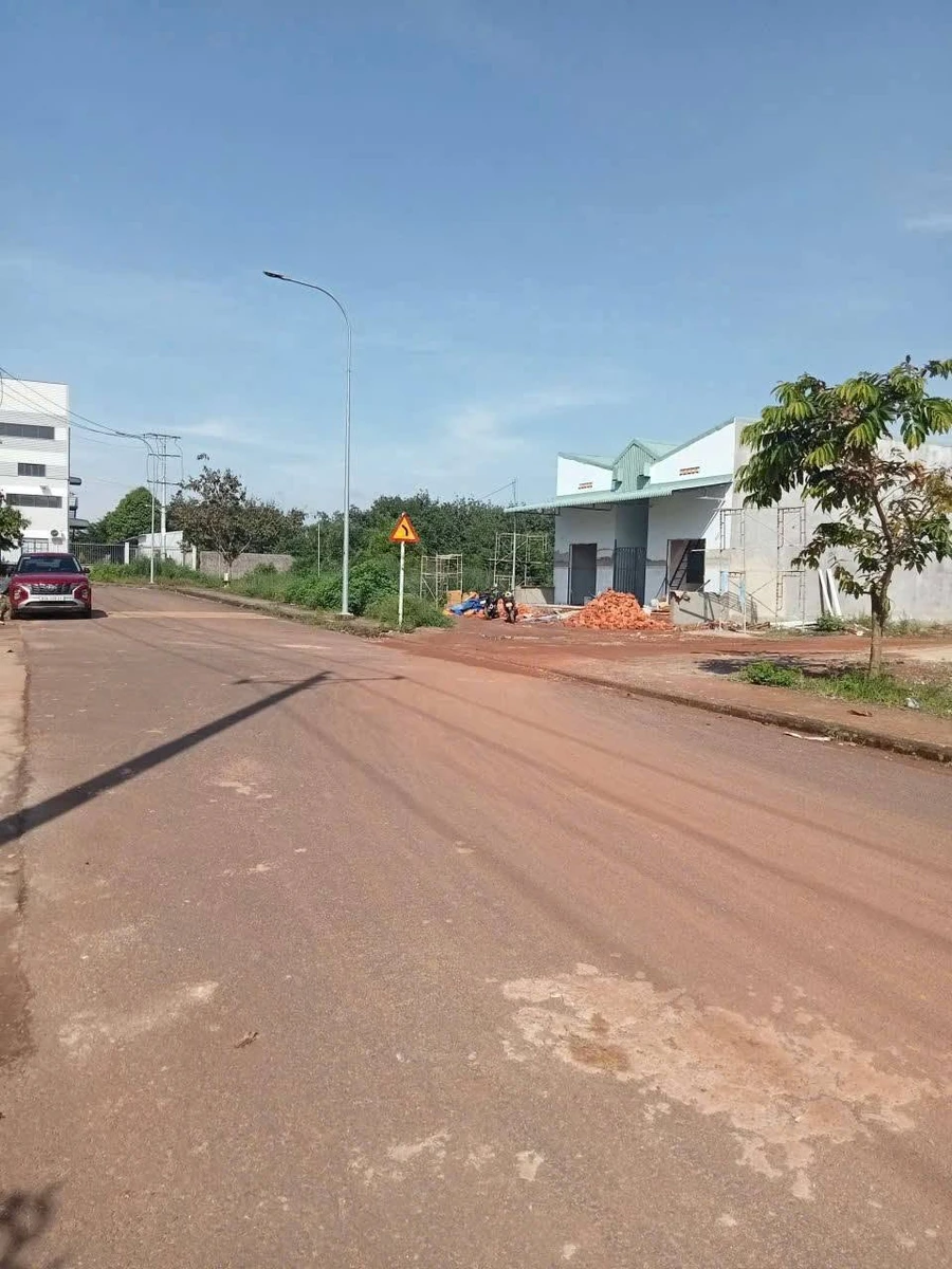 Bán đất mặt tiền 5x42m gần KCN Bắc Đông Phú 700 triệu - Ảnh thu nhỏ 3