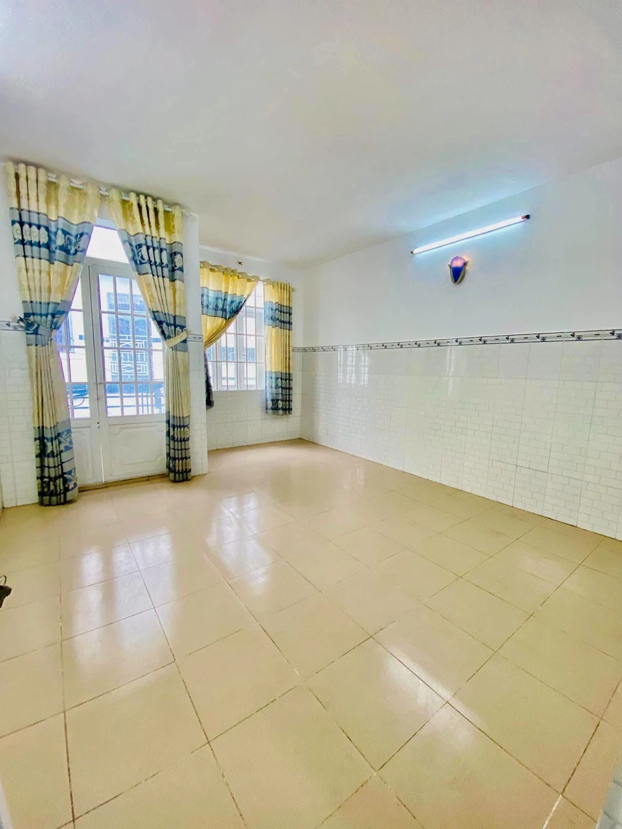 Bán nhà 2 tầng mới 58m2 hẻm xe hơi gần chợ Giản Dân, Hiệp Thành, Quận 12, giá 3,95 tỷ - Ảnh thu nhỏ 3