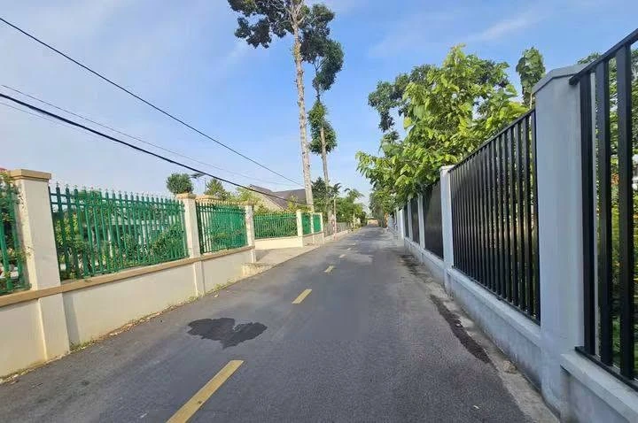 Bán nhà sân vườn 10x61m hai mặt tiền, 2 phòng ngủ, gần Bến xe Tây Ninh, Phường 1 - Ảnh thu nhỏ 2