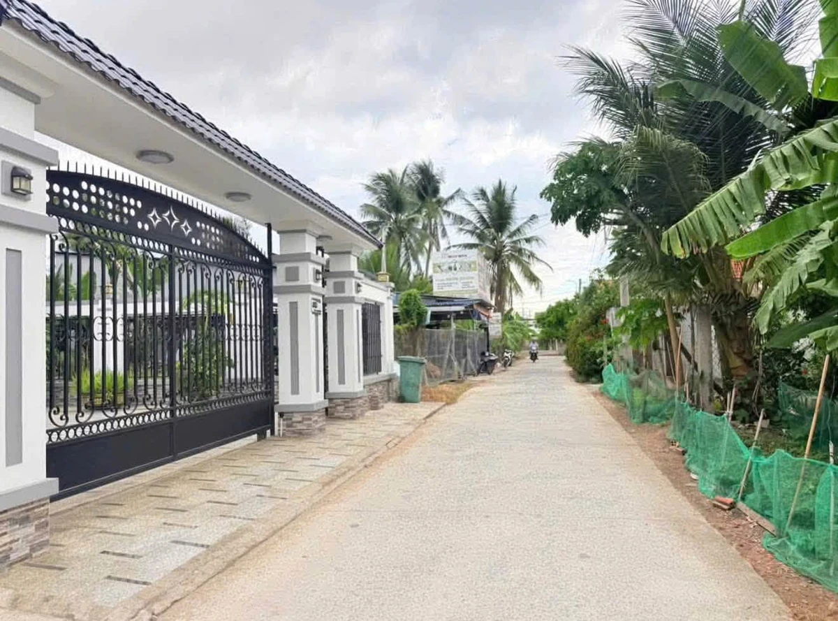 Bán nhà 1 trệt 1 lầu 81m2 3PN Bến Tre - Ảnh thu nhỏ 2