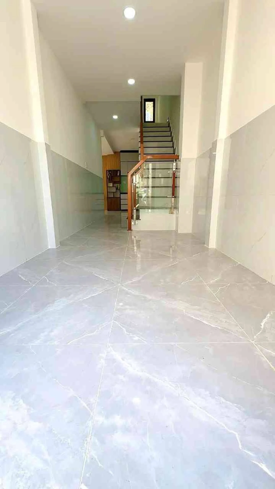 Bán nhà 2 tầng 34m2 trung tâm Tân Bình, full nội thất, giá nhỉnh 4 tỷ - Ảnh 1