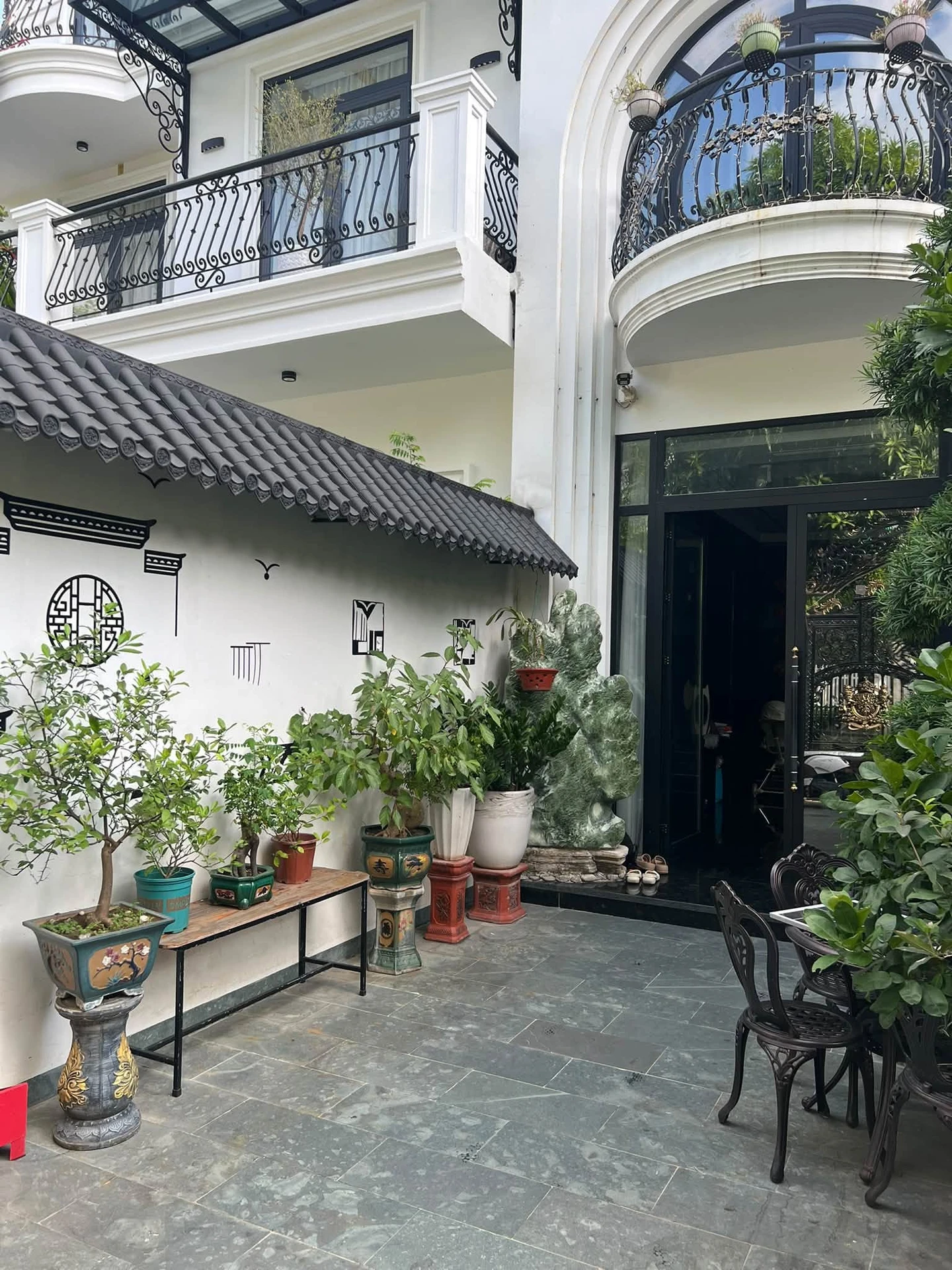 Bán biệt thự Geleximco Lê Trọng Tấn, 240m2, 44.9 tỷ - Ảnh 1