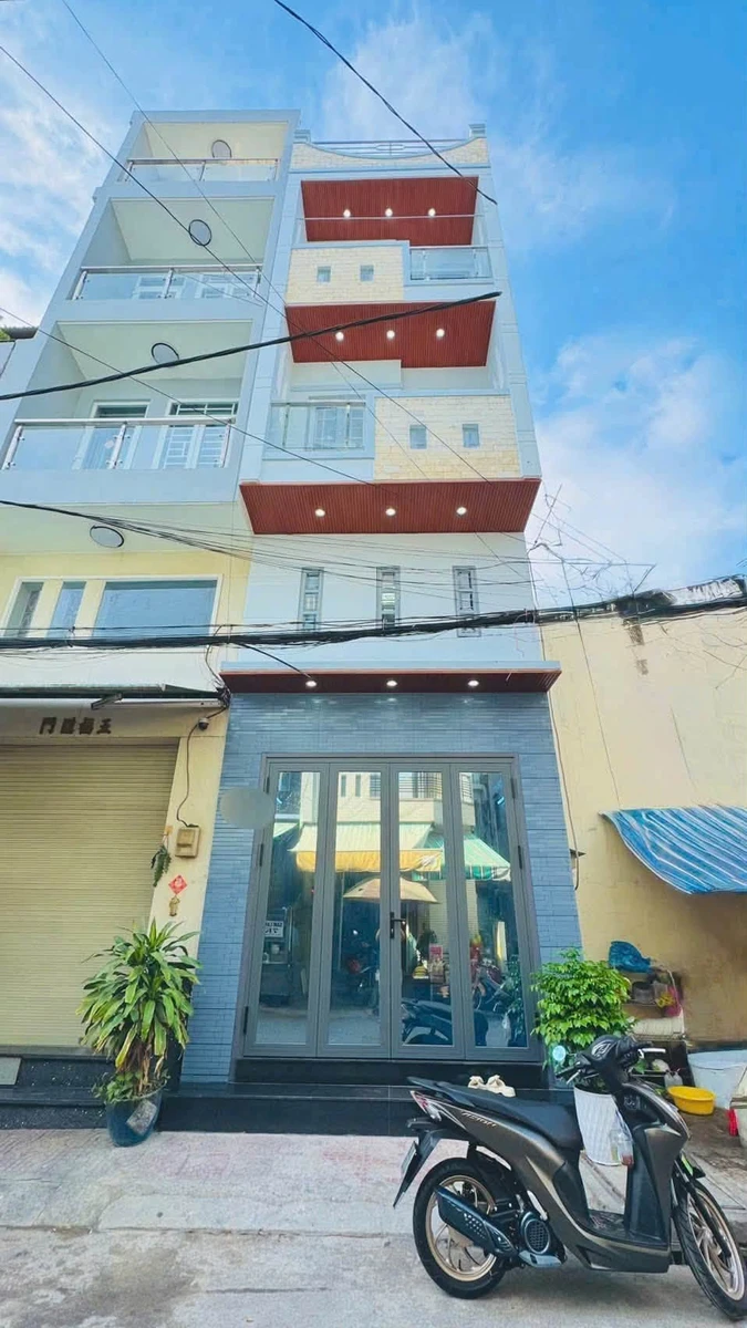 Bán nhà hẻm Lạc Long Quân 80m2 3PN Quận 11 - Ảnh 1