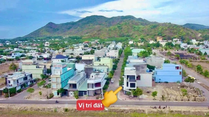 Bán lô đất 105m2 tái định cư Long Hải 2 tỷ 350