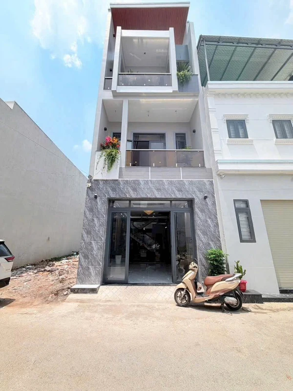 Bán nhà 1 trệt 2 lầu 82m2 Biên Hoà 4 tỷ 950 triệu