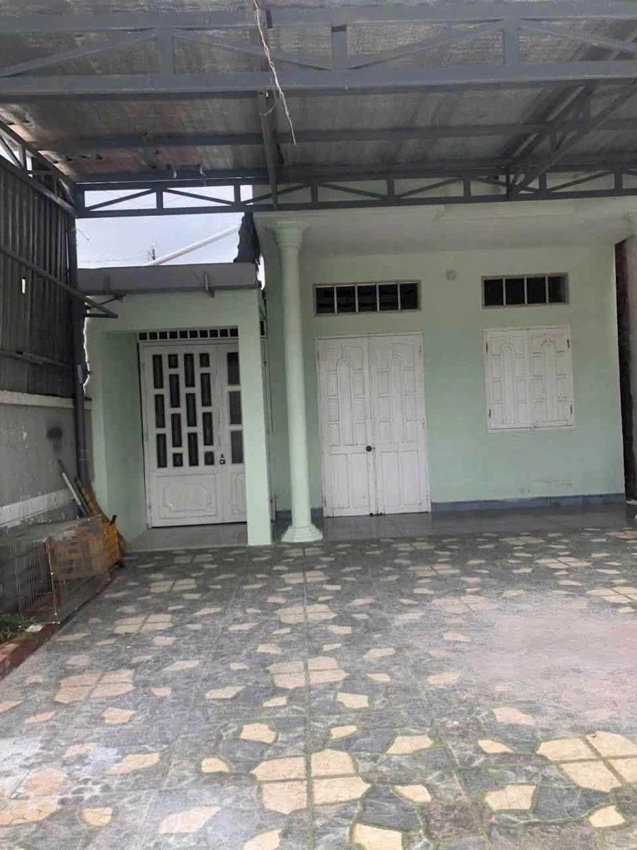 Bán nhà lô góc 2 mặt tiền 100m2, 3 phòng ngủ gần nhà thờ Hải Lâm - Ảnh 1