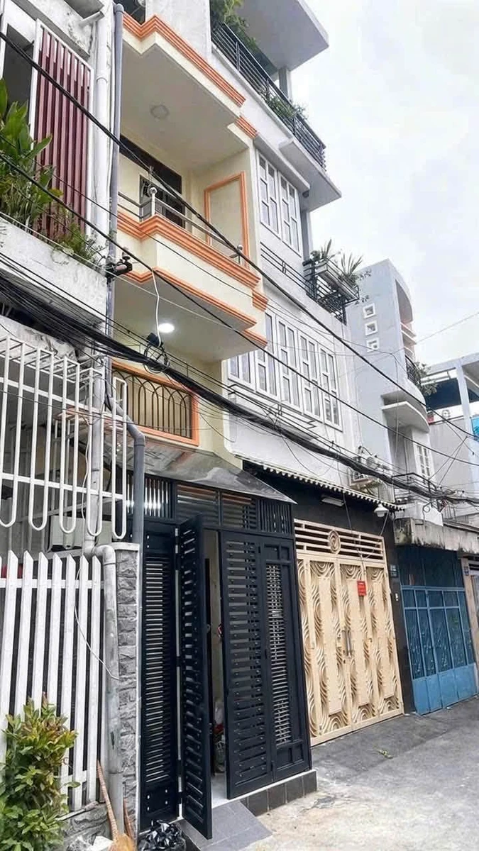 Cho thuê nhà nguyên căn 33m² 2PN 2WC Huỳnh Văn Bánh - Ảnh 1
