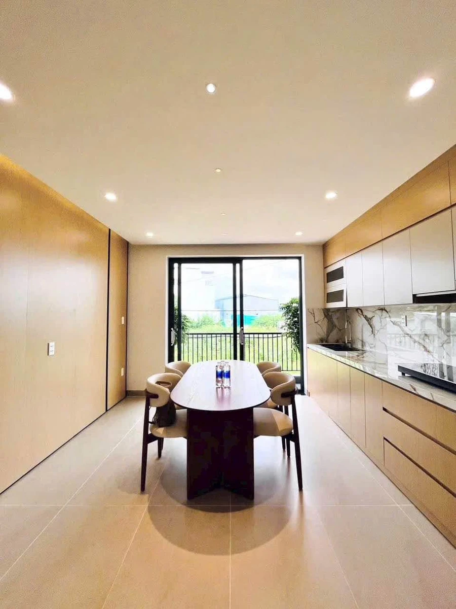 Bán nhà 1 trệt 2 lầu sân thượng 4x13m, 3PN gần ĐH Nguyễn Tất Thành, An Phú Đông - Ảnh thu nhỏ 4